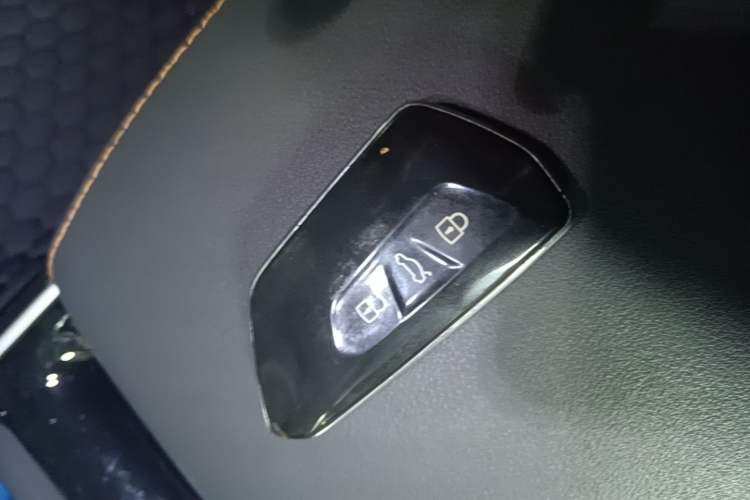 Used Volkswagen ID.6 CROZZ 2022 Long-Range PRO Edition Vehicle Key