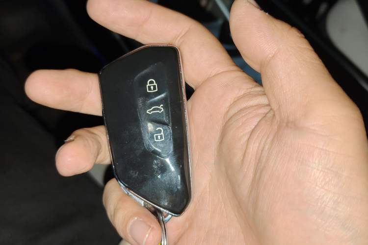 Used Volkswagen ID.6 CROZZ 2022 Long-Range PRO Edition Vehicle Key