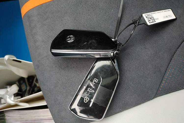 Used Volkswagen ID.6 CROZZ 2022 Long-Range PRO Edition Vehicle Key