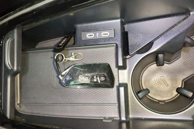 Used Volkswagen ID.6 CROZZ 2022 Long-Range PRO Edition Vehicle Key