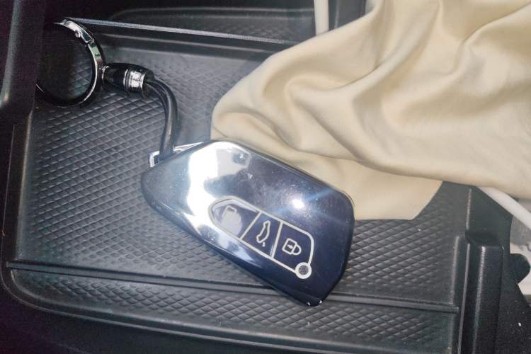 Used Volkswagen ID.6 CROZZ 2022 Long-Range PRO Edition Vehicle Key