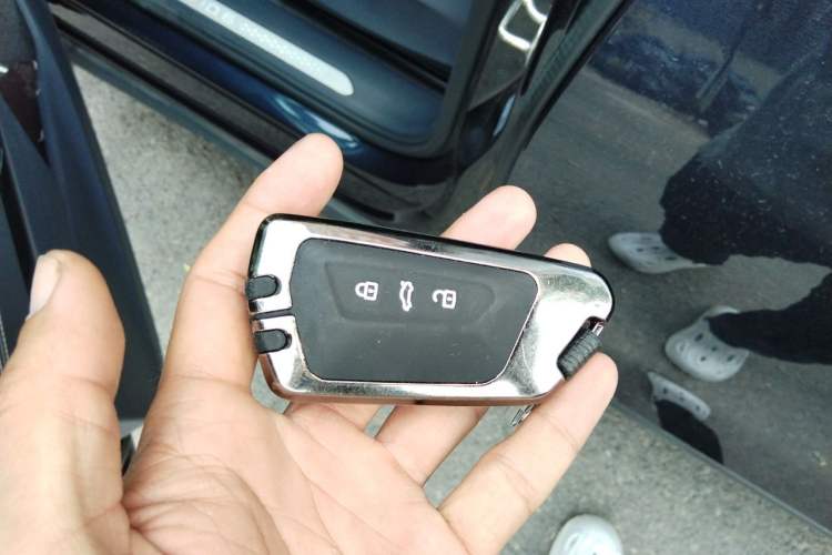 Used Volkswagen ID.6 CROZZ 2022 Long-Range PRO Edition Vehicle Key