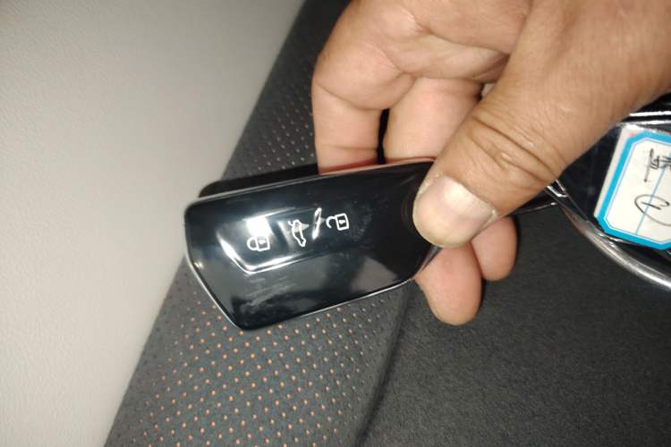 Used Volkswagen ID.6 CROZZ 2022 Long-Range PRO Edition Vehicle Key