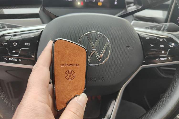 Used Volkswagen ID.6 CROZZ 2022 Long-Range PRO Edition Vehicle Key