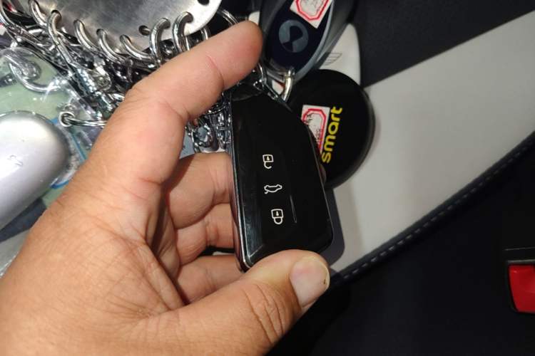 Used Volkswagen ID.6 CROZZ 2022 Long-Range PRO Edition Vehicle Key