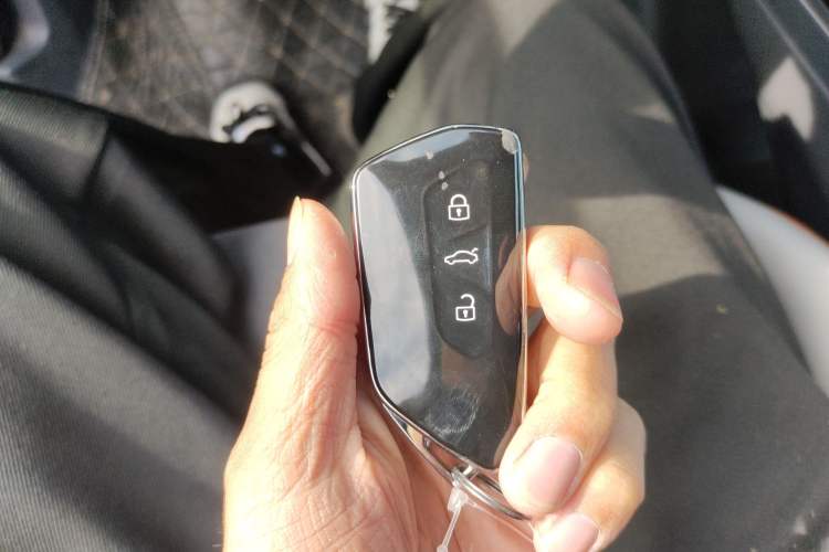 Used Volkswagen ID.6 CROZZ 2022 Long-Range PRO Edition Vehicle Key