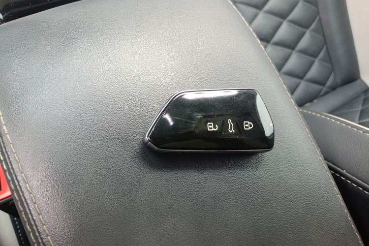 Used Volkswagen ID.6 CROZZ 2022 Long-Range PRO Edition Vehicle Key