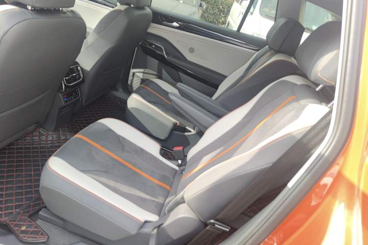 Used Volkswagen ID.6 CROZZ 2022 Long-Range PRO Edition Interior 4
