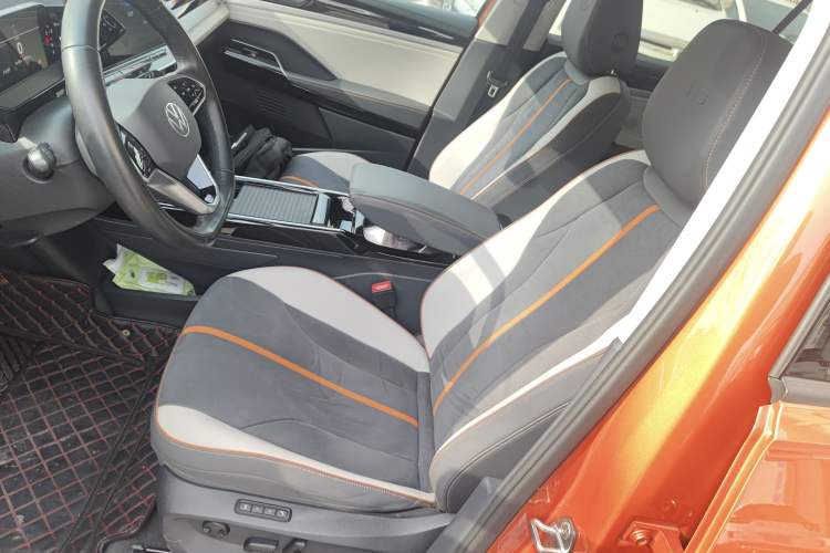 Used Volkswagen ID.6 CROZZ 2022 Long-Range PRO Edition Left Front Seat