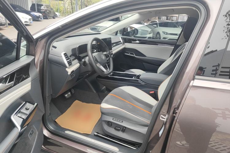 Used Volkswagen ID.6 CROZZ 2022 Long-Range PRO Edition Left Front Seat