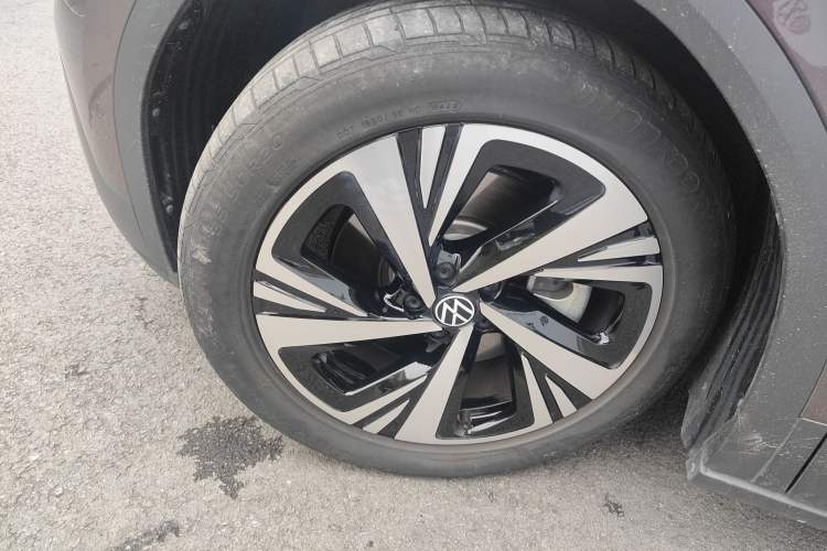Used Volkswagen ID.6 CROZZ 2022 Long-Range PRO Edition Left Front Wheel Hub