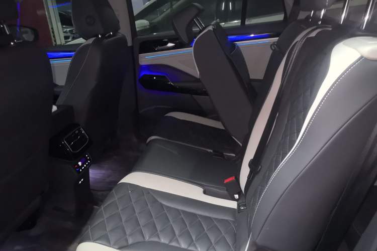 Used Volkswagen ID.6 CROZZ 2022 Long-Range PRO Edition Left Rear Seat