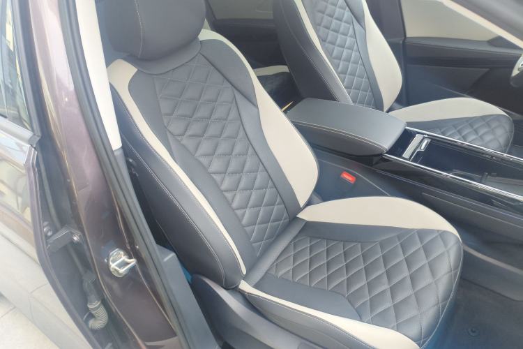 Used Volkswagen ID.6 CROZZ 2022 Long-Range PRO Edition Right Front Seat