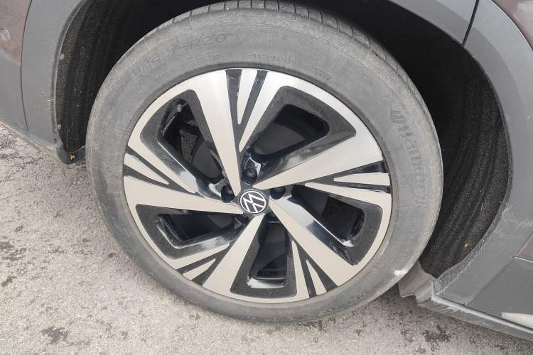 Used Volkswagen ID.6 CROZZ 2022 Long-Range PRO Edition Right Rear Wheel Hub