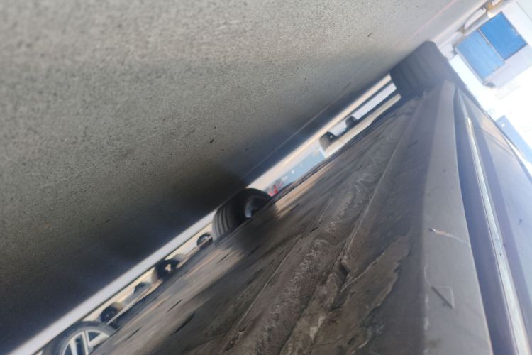 Used Volkswagen ID.6 CROZZ 2022 Long-Range PRO Edition Right Side Sill