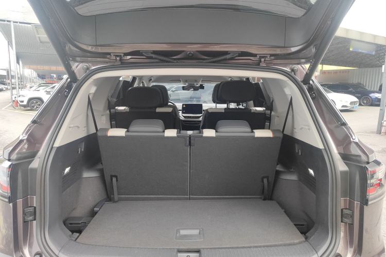 Used Volkswagen ID.6 CROZZ 2022 Long-Range PRO Edition Trunk