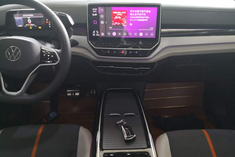 Used Volkswagen ID.6 CROZZ 2022 Long-Range PRO Edition Audio And AC Panel