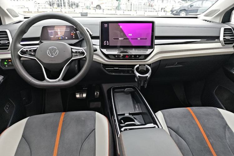 Used Volkswagen ID.6 CROZZ 2022 High-Performance PRIME Edition Center Console