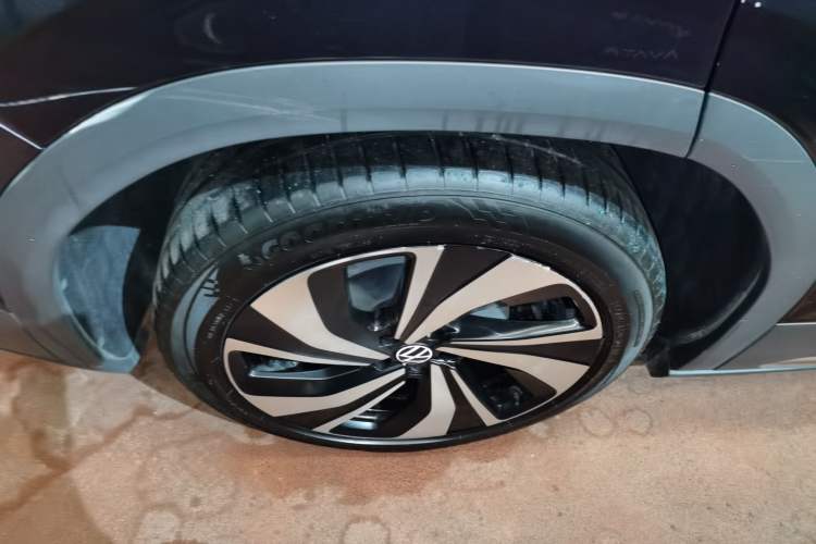 Used Volkswagen ID.6 CROZZ 2022 Standard Range PURE Edition Exterior 8