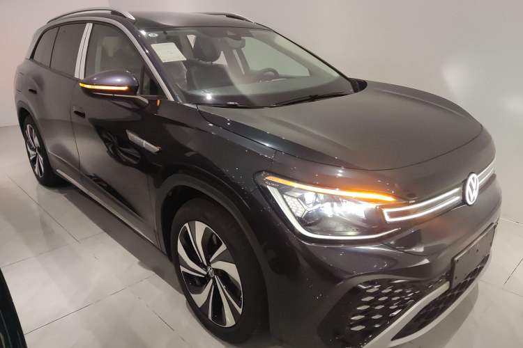 Used Volkswagen ID.6 CROZZ 2022 Long-Range PURE+ Edition Front Right 45 Deg