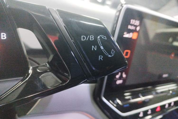 Used Volkswagen ID.6 CROZZ 2022 Long-Range PRO Edition Gear Lever