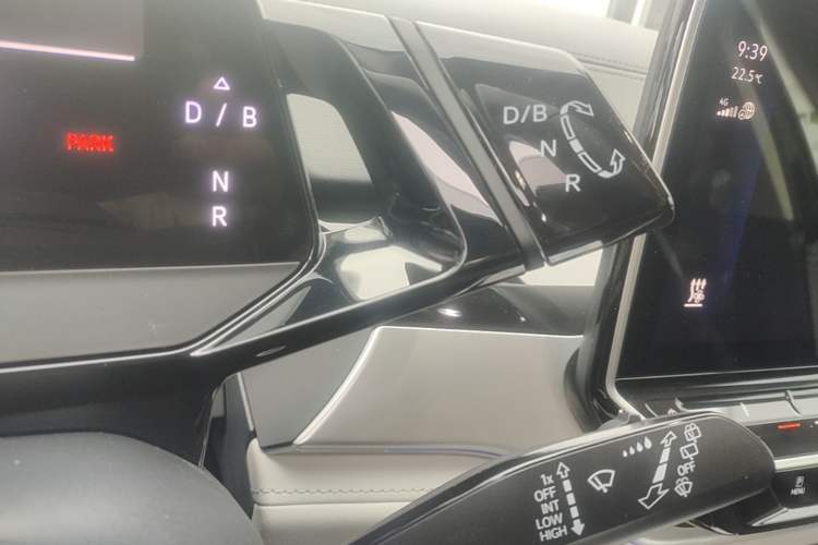 Used Volkswagen ID.6 CROZZ 2022 Long-Range PRO Edition Gear Lever