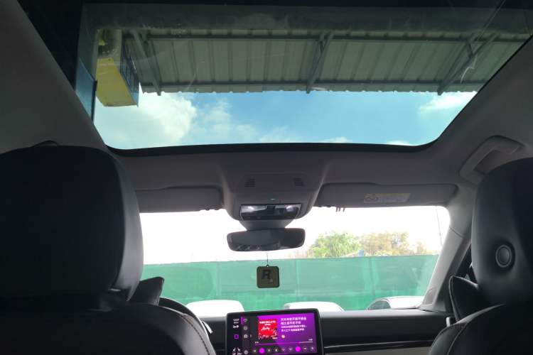 Used Volkswagen ID.6 CROZZ 2022 Long-Range PRO Edition Headliner