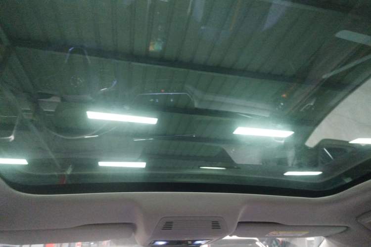 Used Volkswagen ID.6 CROZZ 2022 Long-Range PRO Edition Headliner