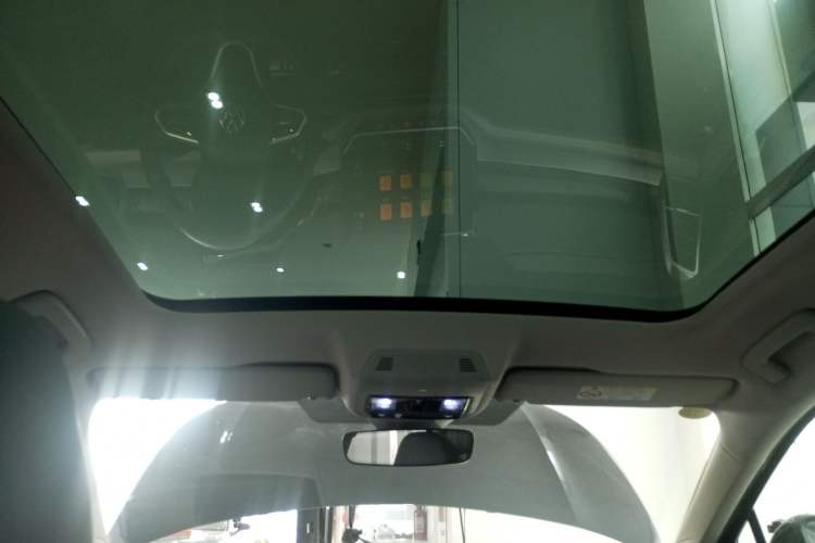 Used Volkswagen ID.6 CROZZ 2022 Long-Range PRO Edition Headliner