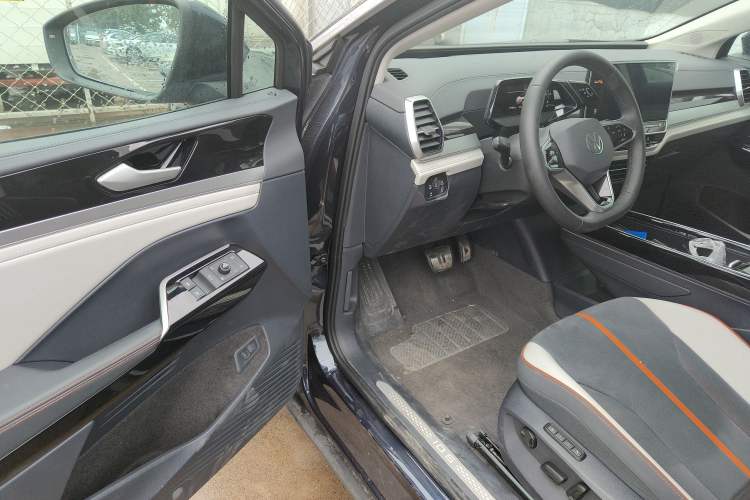Used Volkswagen ID.6 CROZZ 2022 Long-Range PRO Edition Interior 2