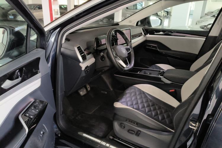 Used Volkswagen ID.6 CROZZ 2022 Long-Range PRO Edition Interior 3
