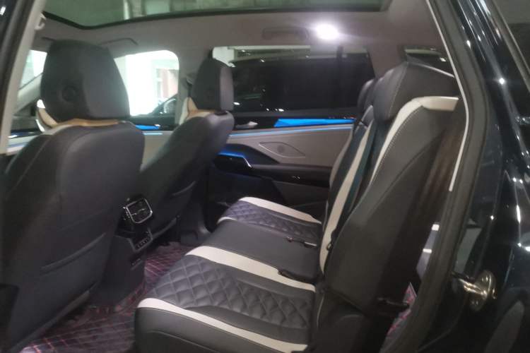 Used Volkswagen ID.6 CROZZ 2022 Long-Range PRO Edition Interior 4