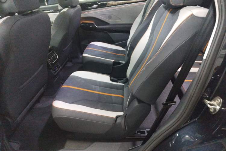 Used Volkswagen ID.6 CROZZ 2022 Long-Range PRO Edition Interior 4