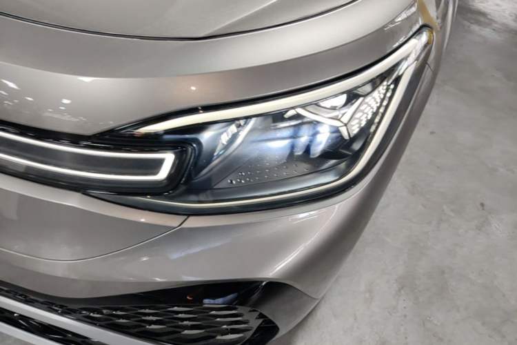 Used Volkswagen ID.6 CROZZ 2022 Long-Range PRO Edition Left Front Headlight