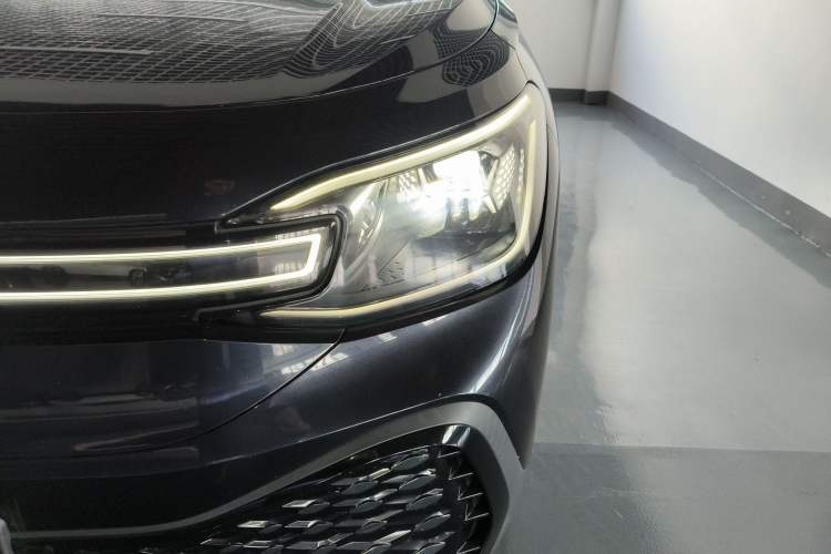 Used Volkswagen ID.6 CROZZ 2022 Long-Range PRO Edition Left Front Headlight