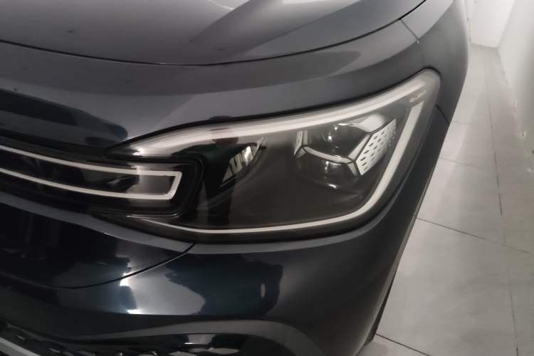 Used Volkswagen ID.6 CROZZ 2022 Long-Range PURE+ Edition Left Front Headlight