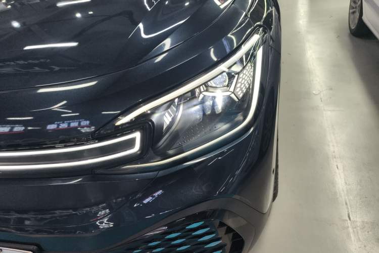 Used Volkswagen ID.6 CROZZ 2022 Long-Range PRO Edition Left Front Headlight