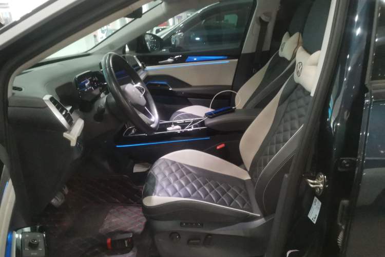 Used Volkswagen ID.6 CROZZ 2022 Long-Range PRO Edition Left Front Seat