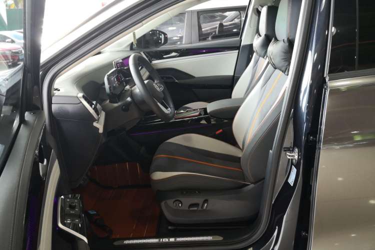 Used Volkswagen ID.6 CROZZ 2022 Long-Range PRO Edition Left Front Seat
