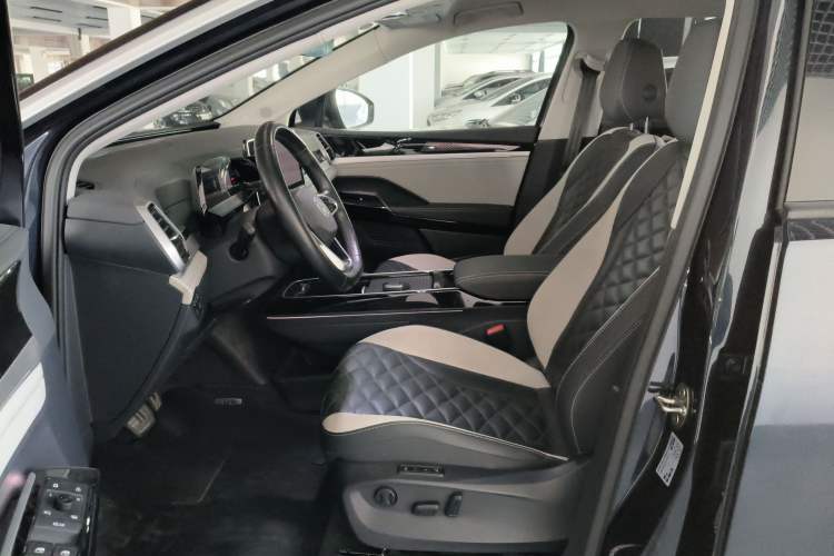Used Volkswagen ID.6 CROZZ 2022 Long-Range PRO Edition Left Front Seat
