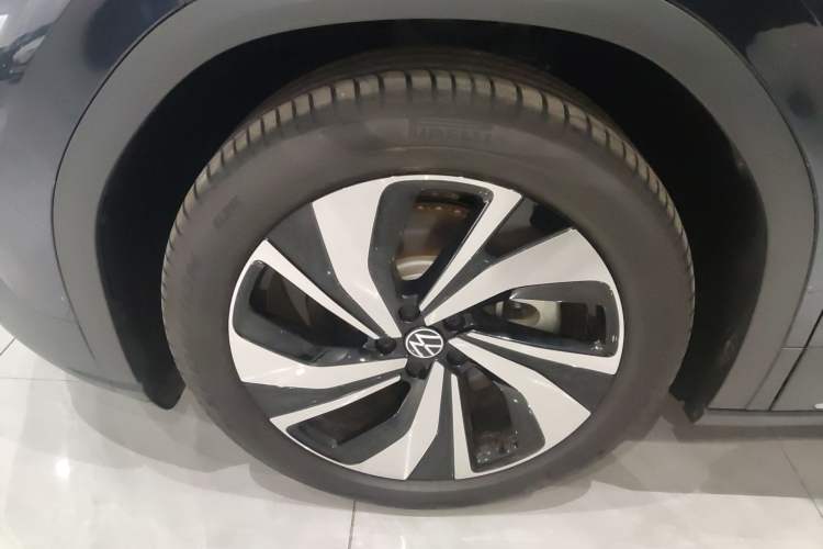 Used Volkswagen ID.6 CROZZ 2022 Long-Range PURE+ Edition Left Front Wheel Hub