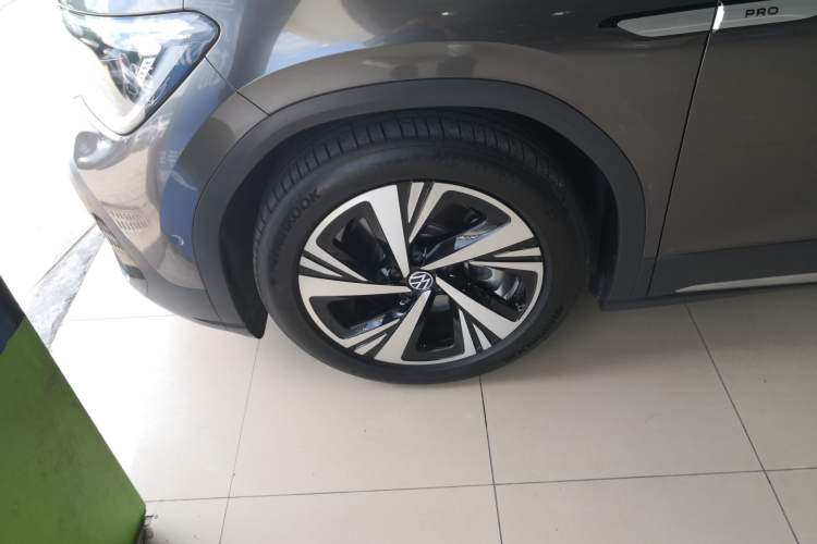 Used Volkswagen ID.6 CROZZ 2022 Long-Range PRO Edition Left Front Wheel Hub