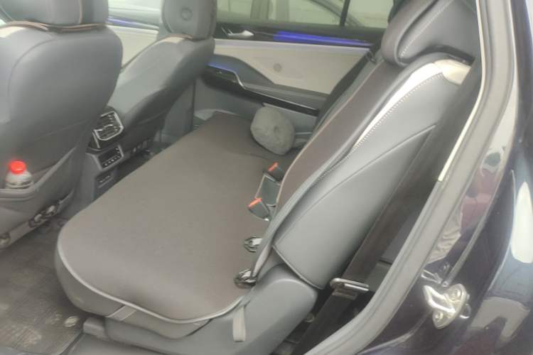 Used Volkswagen ID.6 CROZZ 2022 Long-Range PRO Edition Left Rear Seat