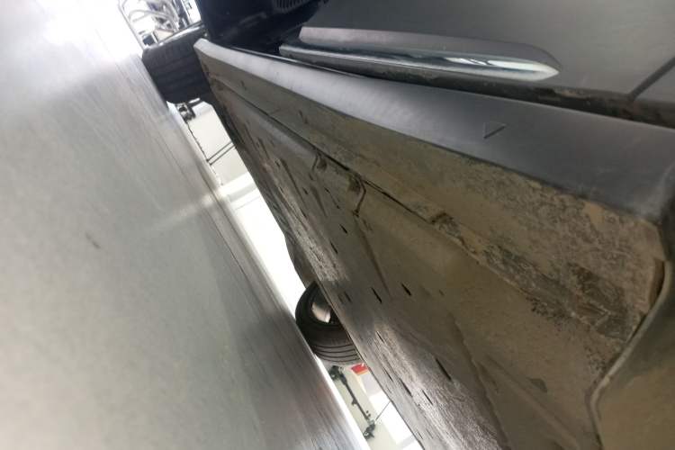 Used Volkswagen ID.6 CROZZ 2022 Long-Range PRO Edition Left Side Sill