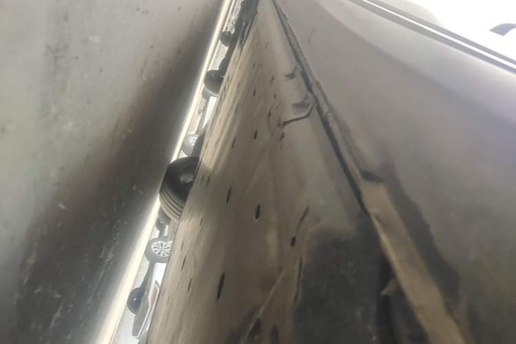 Used Volkswagen ID.6 CROZZ 2022 Long-Range PRO Edition Left Side Sill
