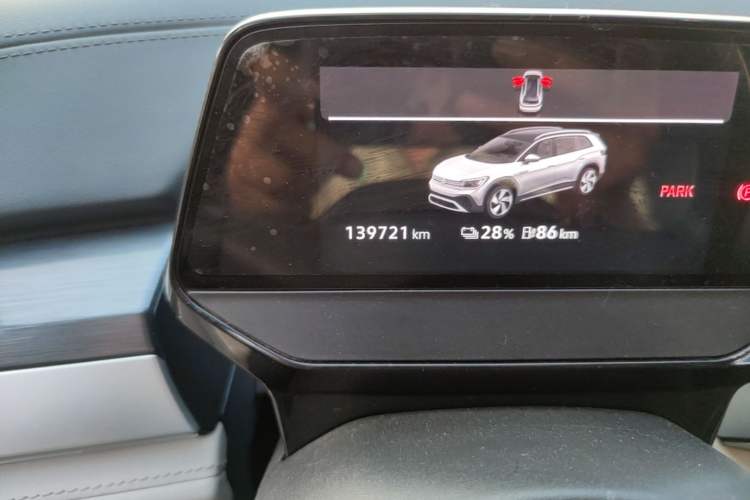 Used Volkswagen ID.6 CROZZ 2022 Standard Range PURE Edition Odometer Close Up