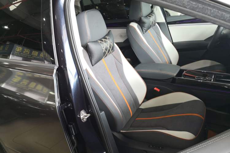 Used Volkswagen ID.6 CROZZ 2022 Long-Range PRO Edition Right Front Seat