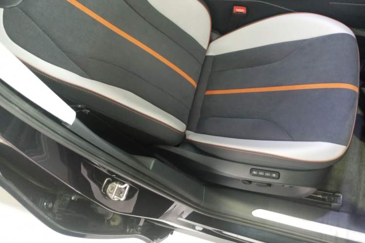 Used Volkswagen ID.6 CROZZ 2022 Long-Range PRO Edition Right Front Seat