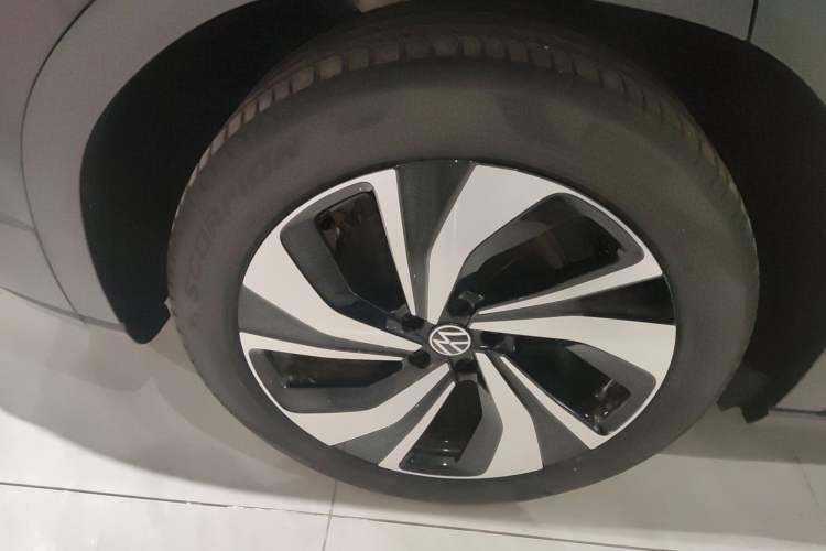 Used Volkswagen ID.6 CROZZ 2022 Long-Range PURE+ Edition Right Rear Wheel Hub