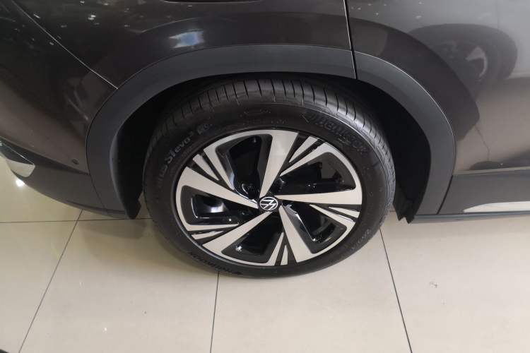 Used Volkswagen ID.6 CROZZ 2022 Long-Range PRO Edition Right Rear Wheel Hub